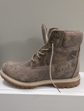 Timberland 6" Premium Suede Waterproof Boots – Women's Camo Taupe A1SCG Size 7.5